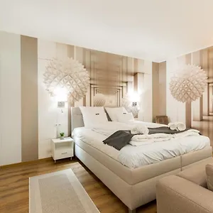 Downtown Residences - Ac,elevator,terrace شقة